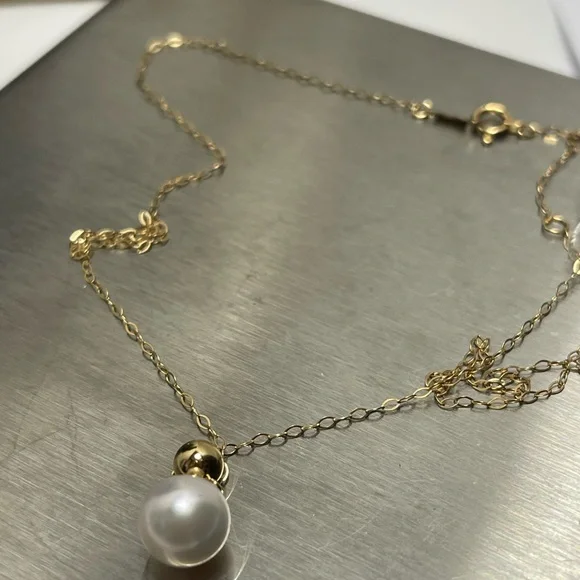 18 k Gold Necklace with 7 mm Akoya Pearl Pendant size 18 inches. - Picture 2 of 12